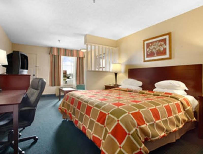 Super 8 by Wyndham New Iberia Motel Bagian luar foto